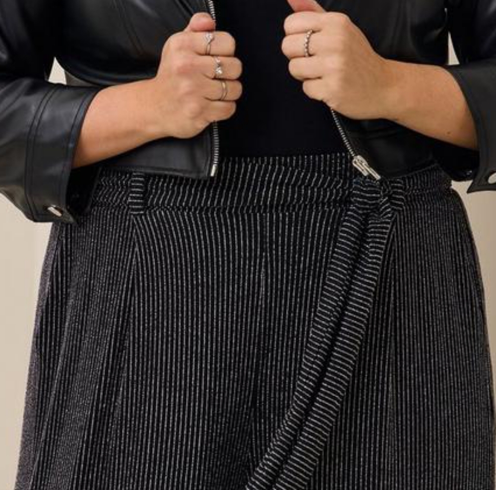 Flat Front Glitter Stripe Wide Leg Belted Pants⛓️ - Picture 3 of 9